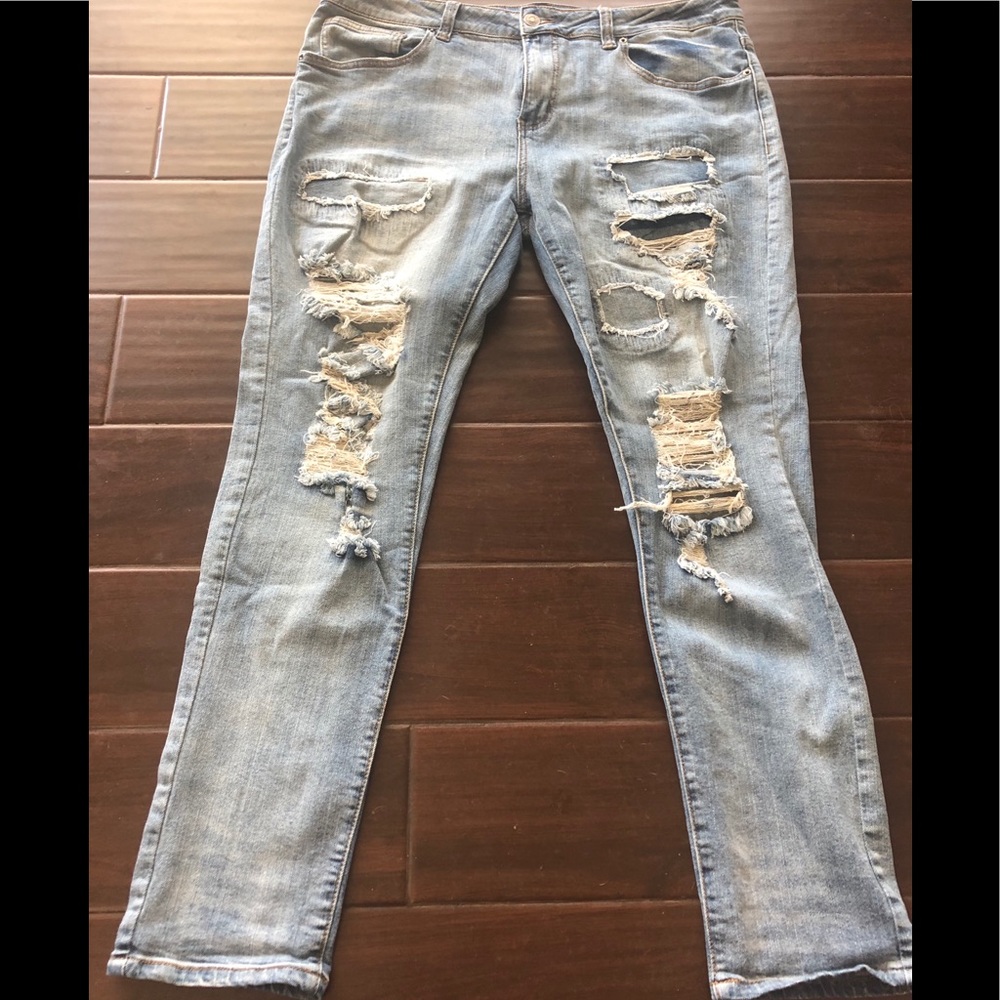 Slim fit ripped jeans.